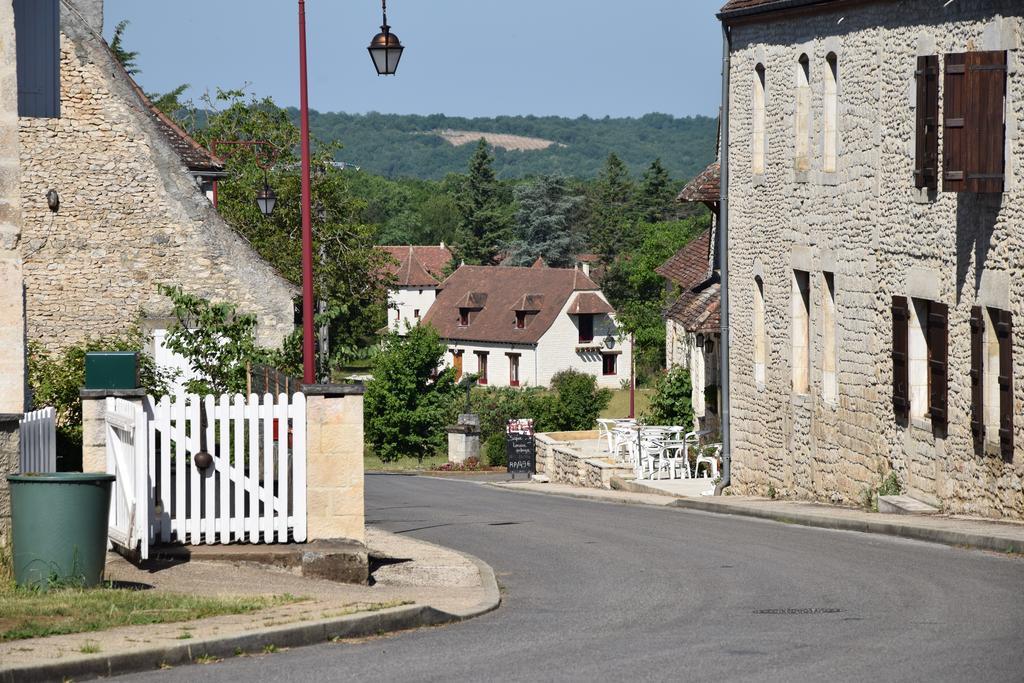 Le Petit Relais Hotel Cales  ภายนอก รูปภาพ